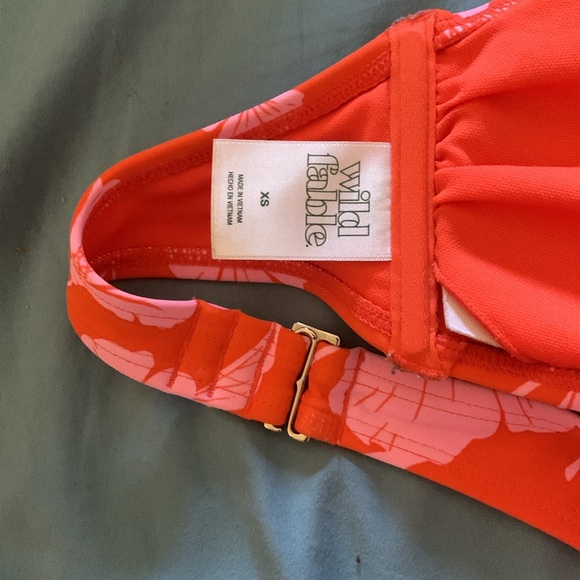 Bikini - Picture 3 of 6